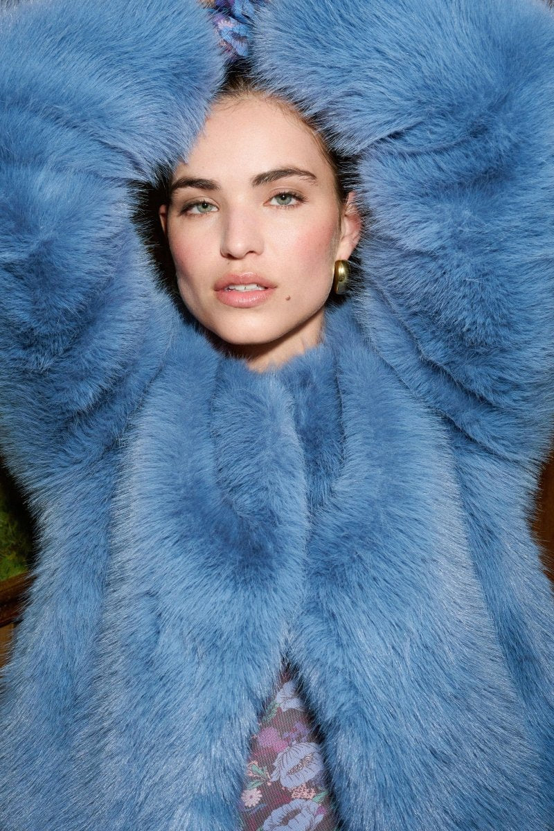 Blaue Kunstpelzjacke-Rich & Royal