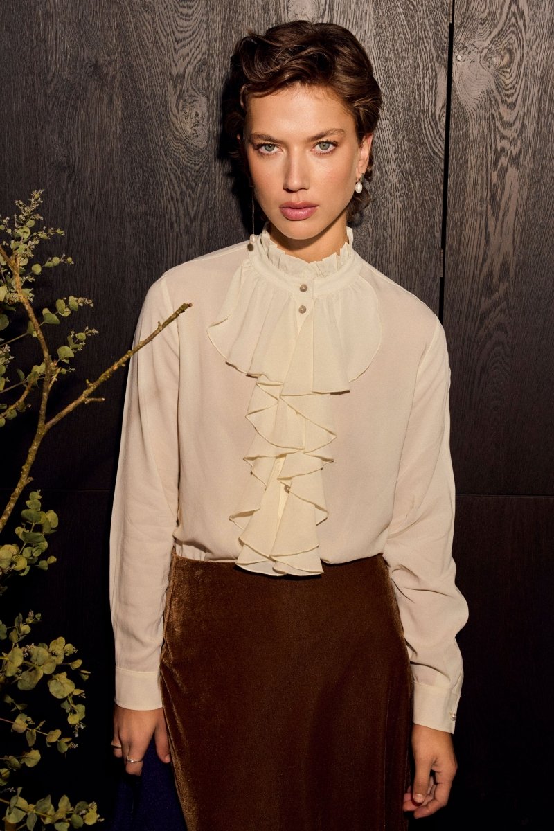 Blouse with Volant – Look-Rich & Royal