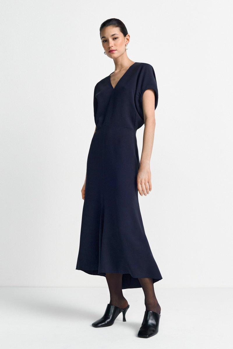 Tailliertes Midikleid mit V-Ausschnitt-Rich & Royal