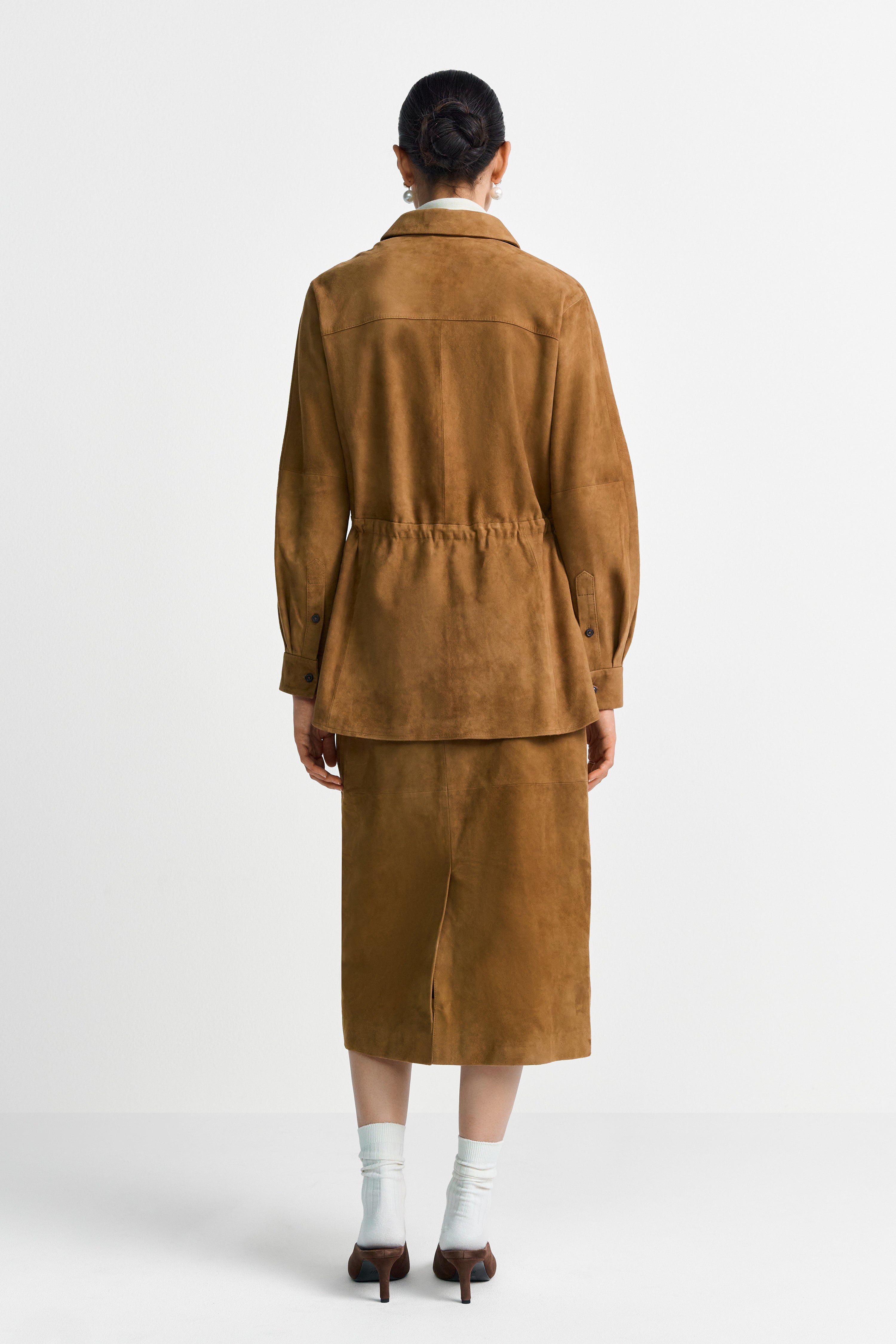 Cognacbraune Hemdjacke aus Velours-Rich & Royal