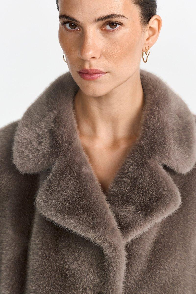 Langer Webpelzmantel-Rich & Royal