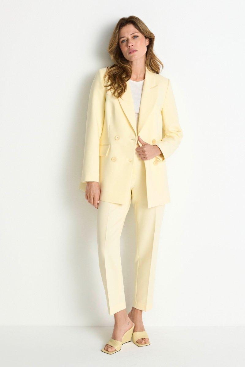 Soft butter suit – Look-Rich & Royal