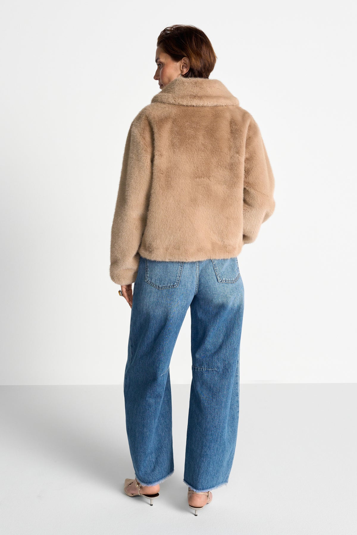 Kurzjacke aus Fellimitat-Rich & Royal