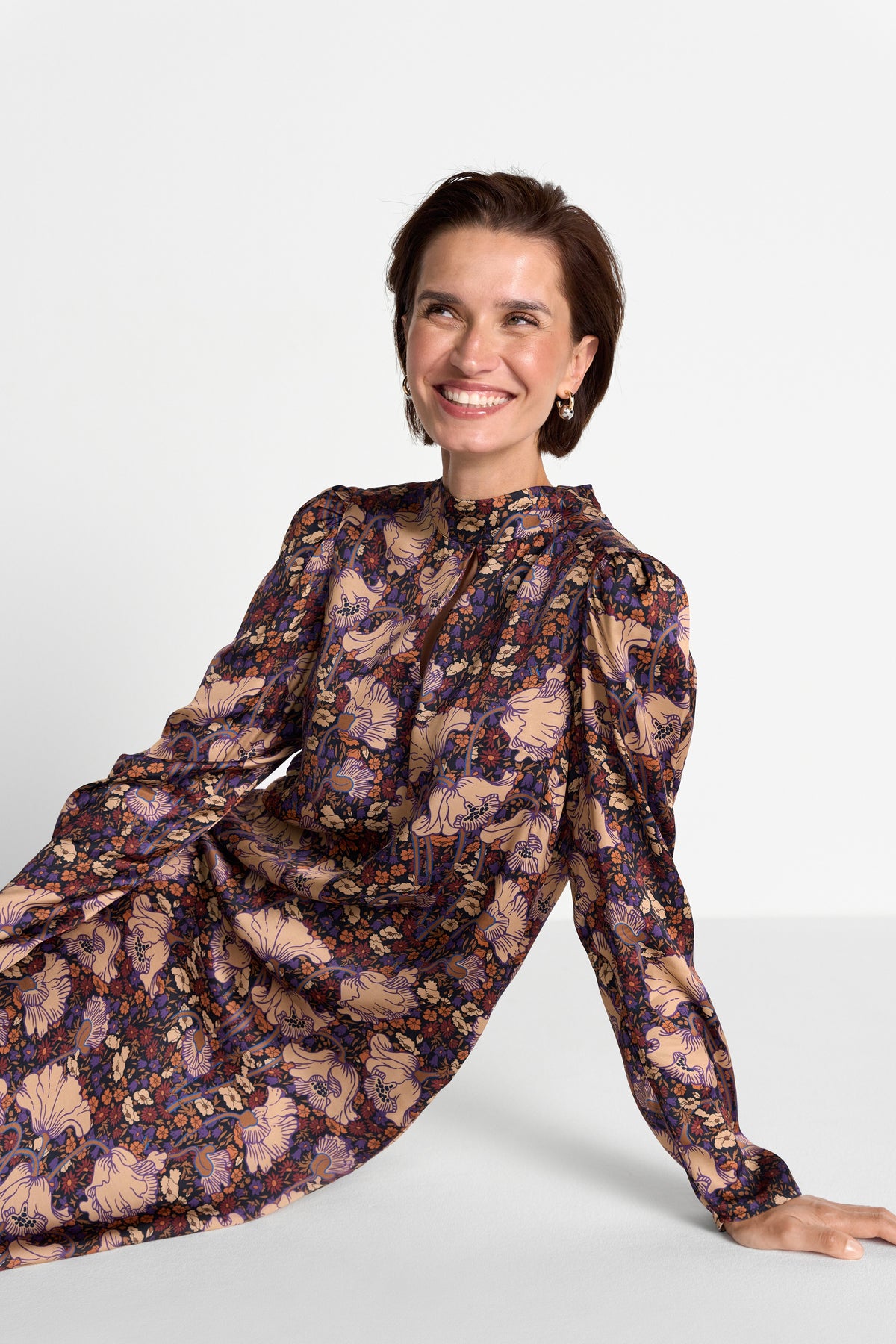 Kleid mit Blumenprint und Stehkragen