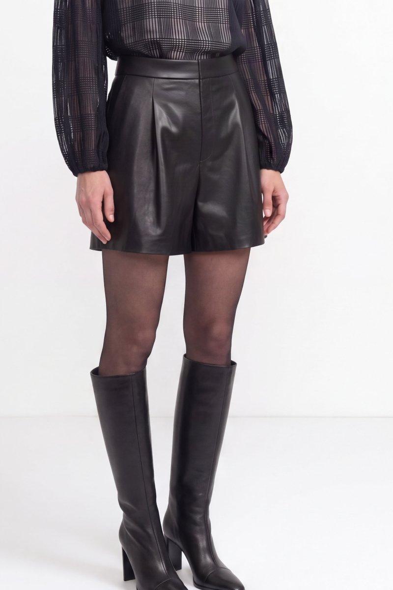 Shorts in Lederoptik-Rich & Royal